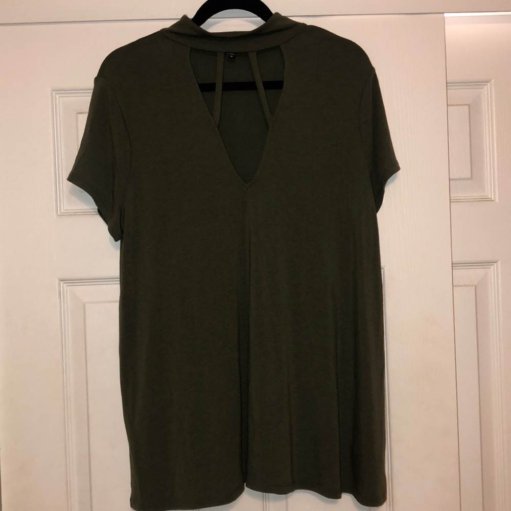 Express cutout choker tee